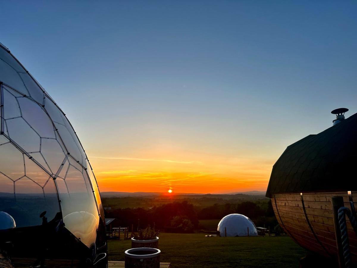 Hotel Deerstone Glamping-Pinhaw Beacon Dome Hot Tub à Earby Extérieur photo