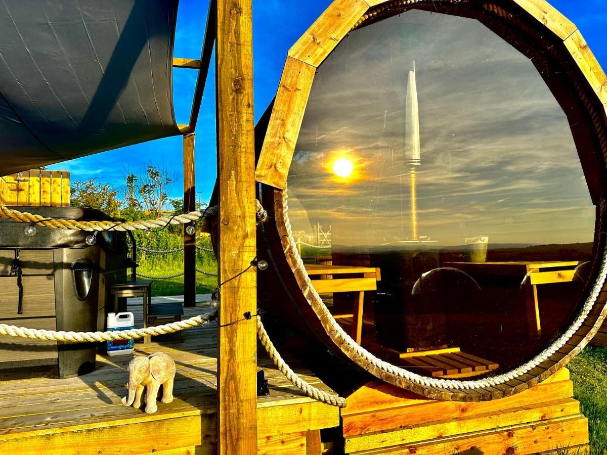 Hotel Deerstone Glamping-Pinhaw Beacon Dome Hot Tub à Earby Extérieur photo