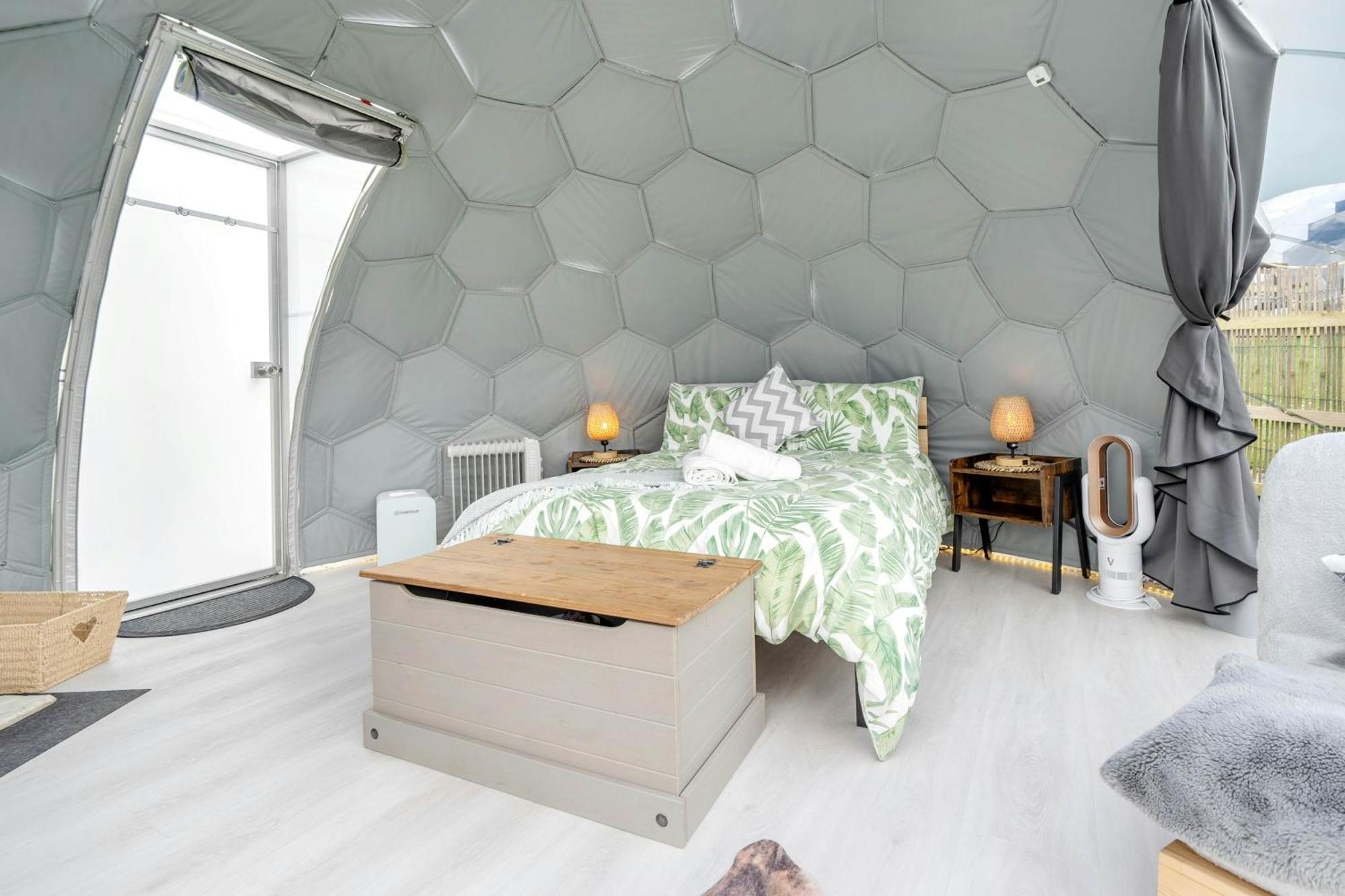 Hotel Deerstone Glamping-Pinhaw Beacon Dome Hot Tub à Earby Extérieur photo
